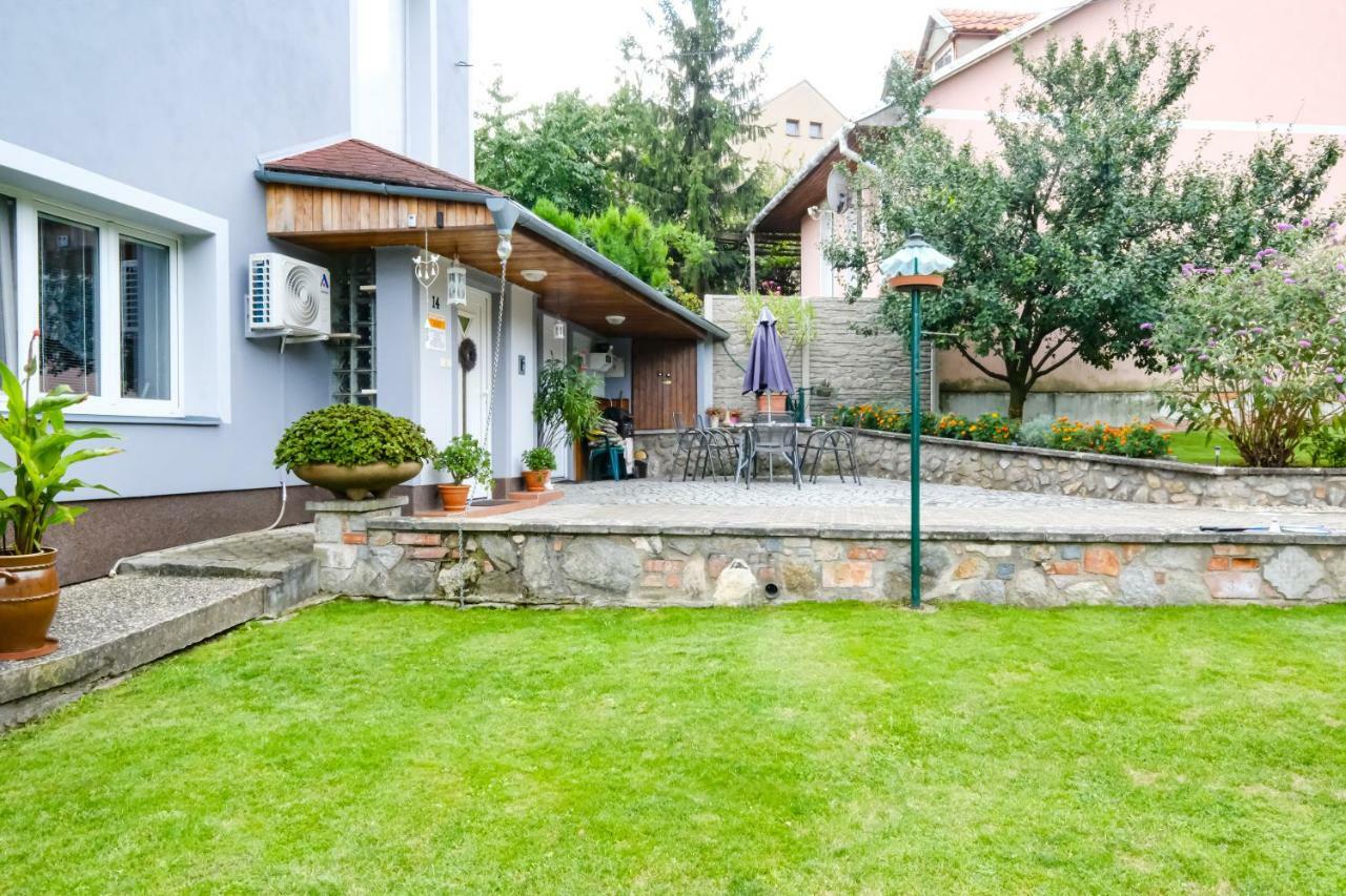 Apartment Livi Микулов Экстерьер фото